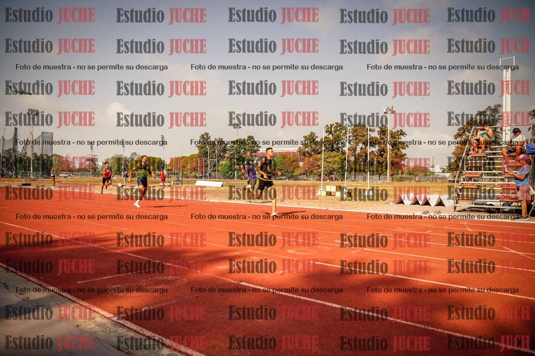 Fotos de los 400 m llanos de varones
