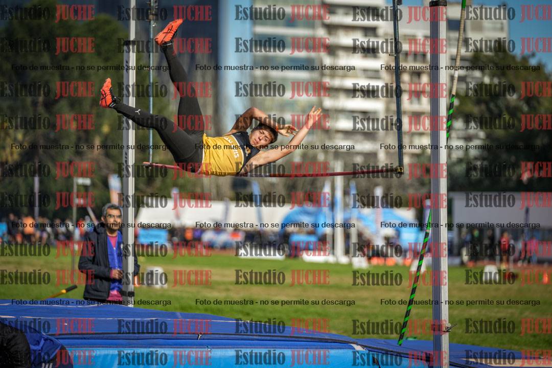 Fotos del salto con garrocha de varones - decatlón 8
