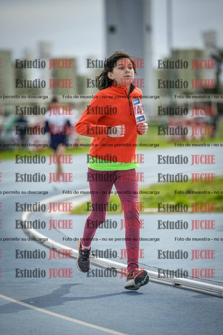 Fotos de los 800 m llanos de mujeres - U14