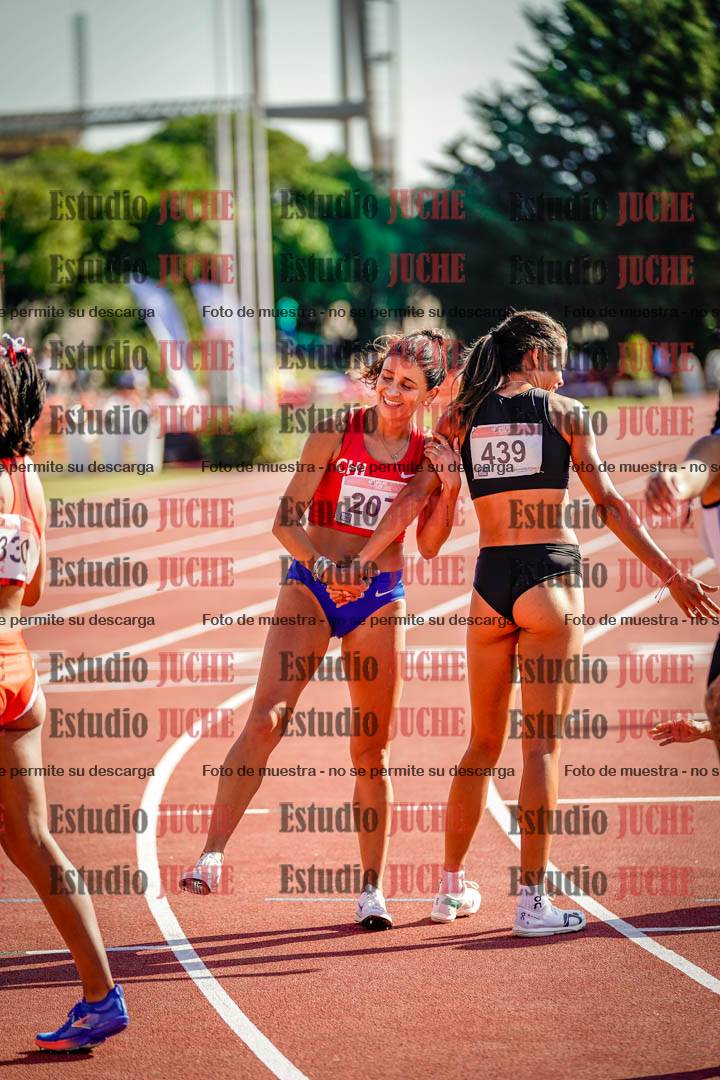 Fotos de algunos extras y podios del día 1