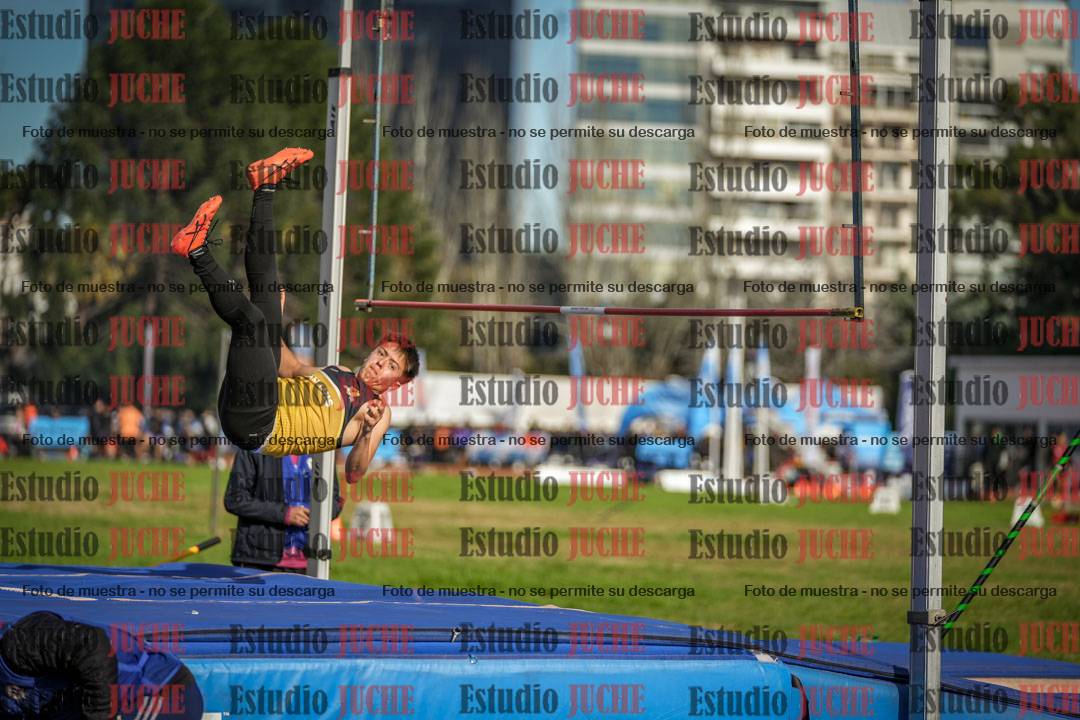 Fotos del salto con garrocha de varones - decatlón 8