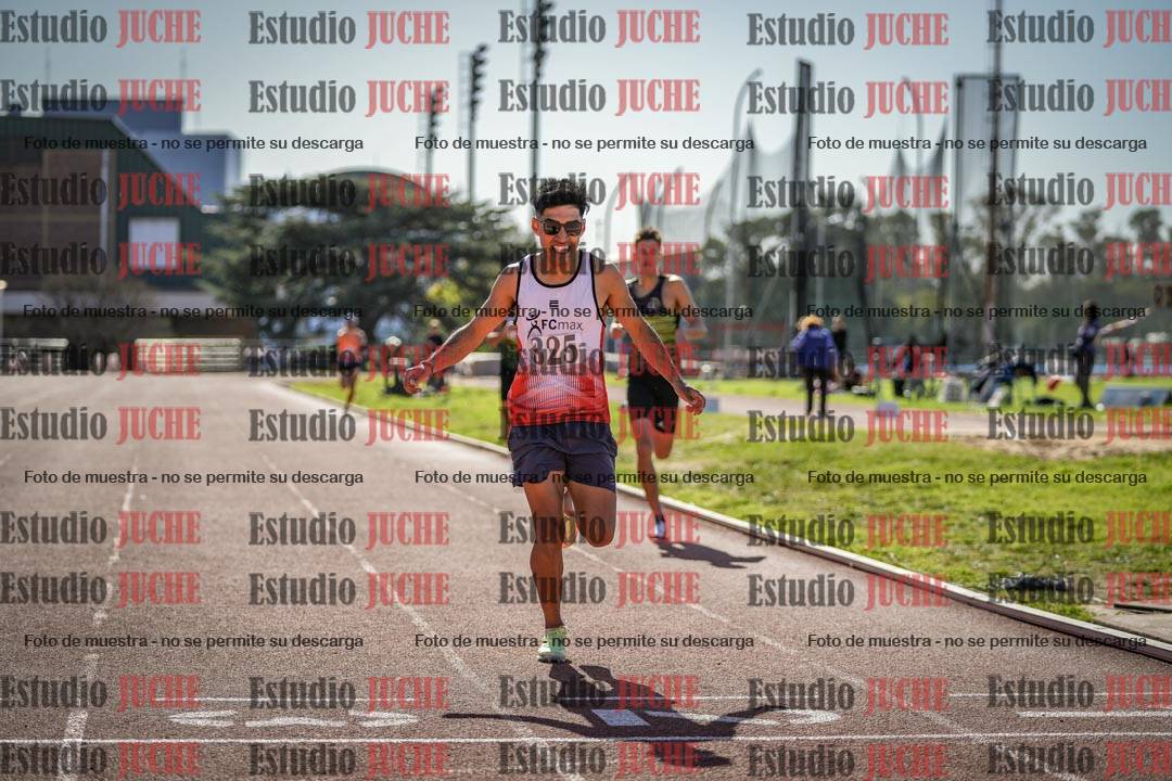 Fotos de los 800 m llanos de varones