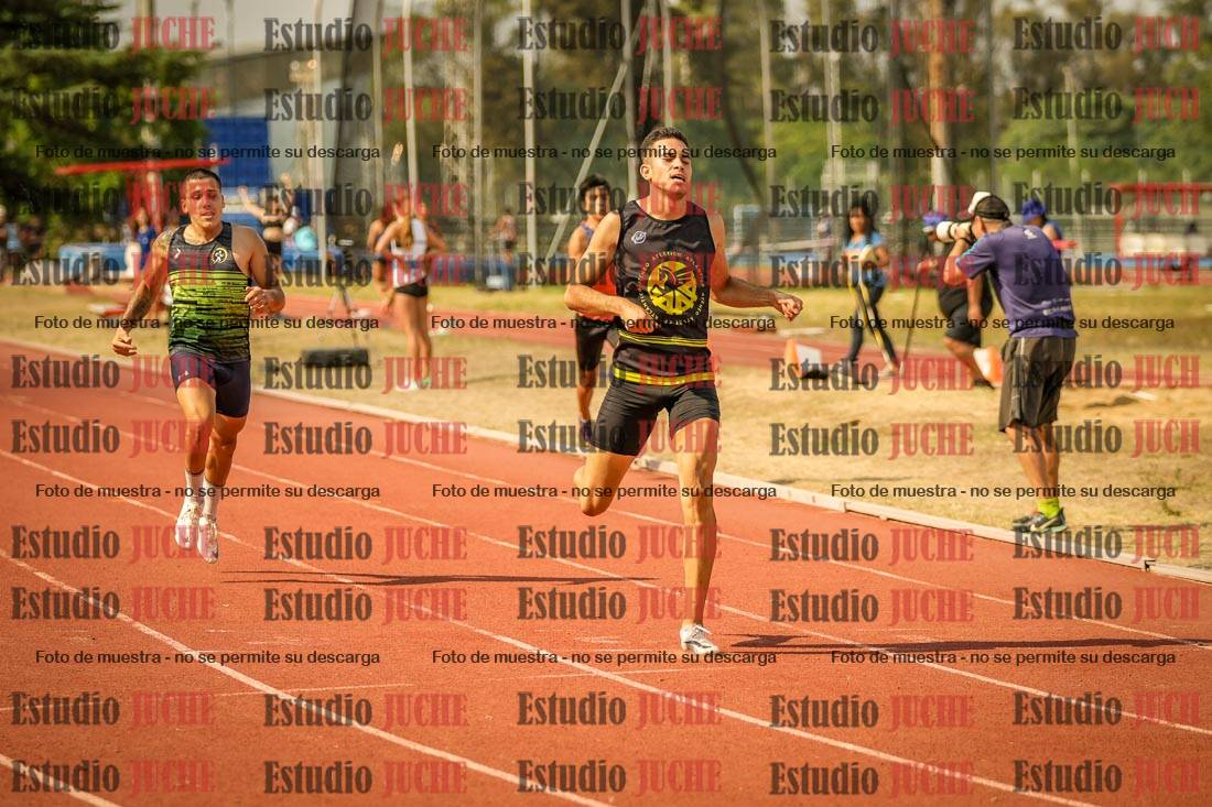 Fotos de los 400 m llanos de varones