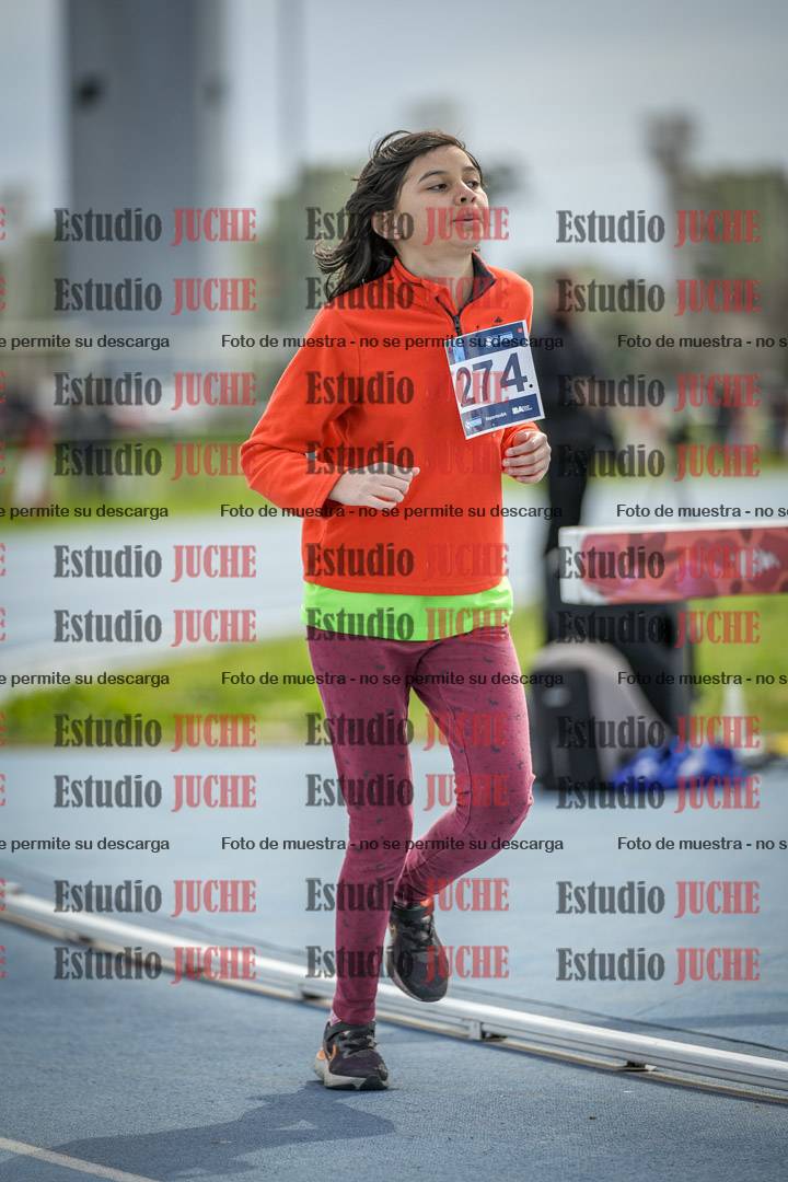Fotos de los 800 m llanos de mujeres - U14