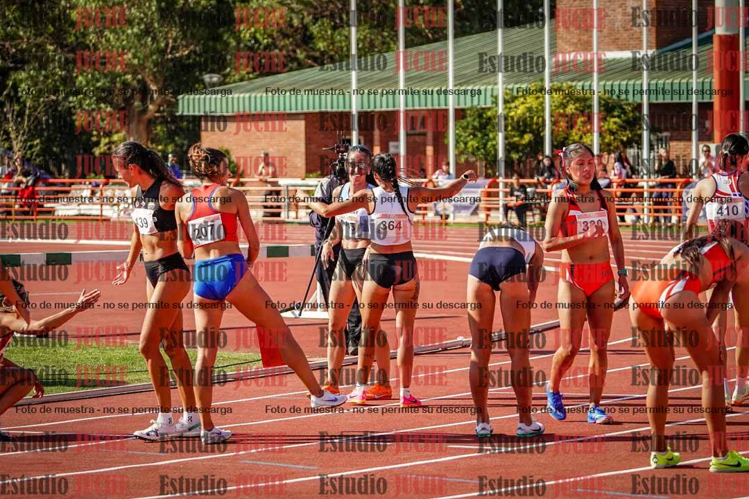 Fotos de algunos extras y podios del día 1