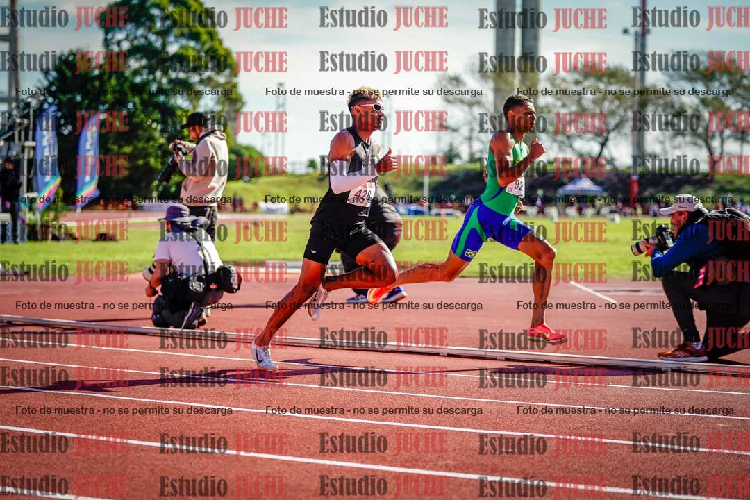 Fotos de los 800 m llanos de varones