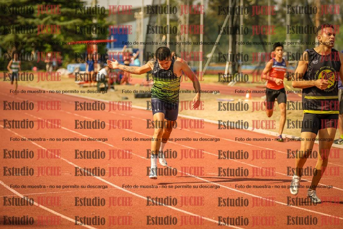 Fotos de los 400 m llanos de varones