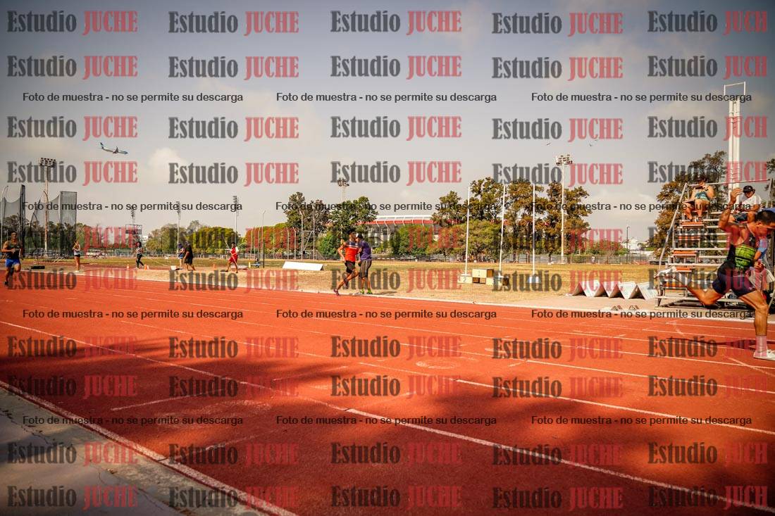 Fotos de los 400 m llanos de varones