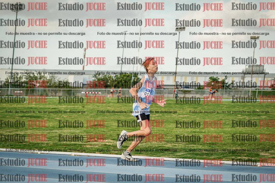 Fotos de los 800 m llanos de varones