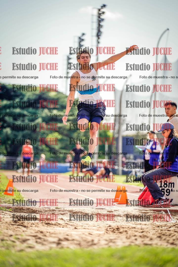 Fotos del salto en largo de varones