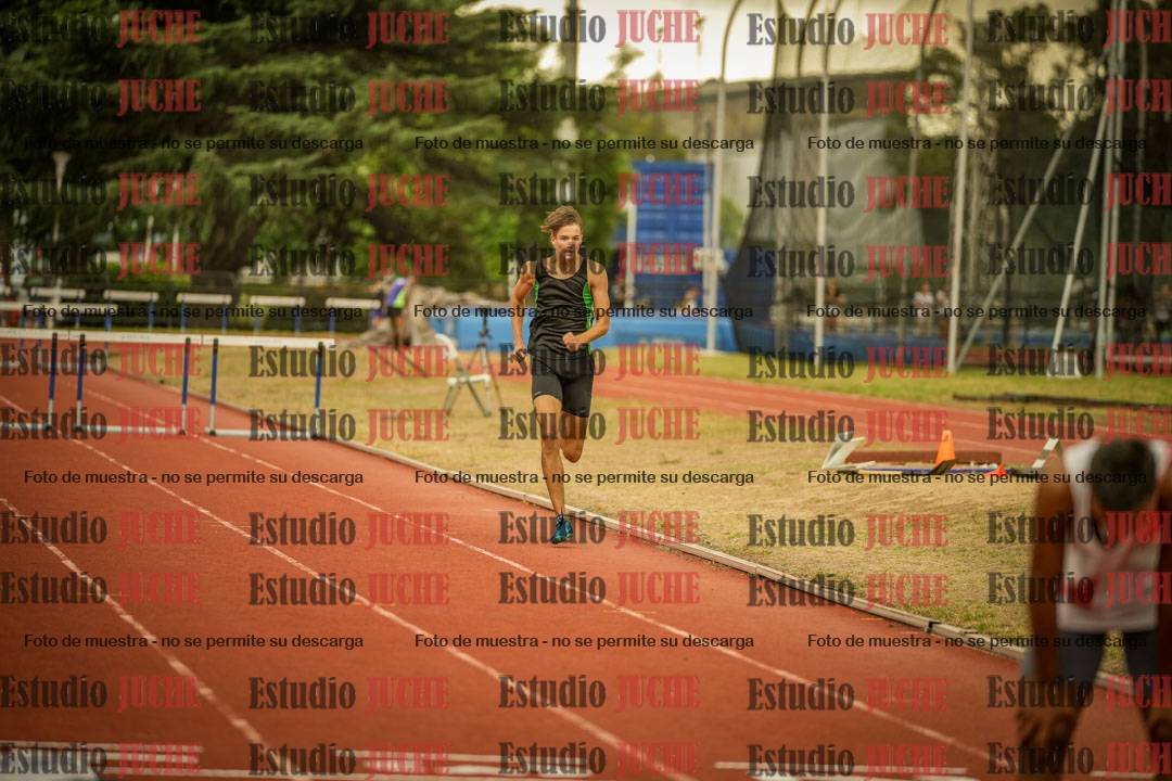 Fotos de los 400 m con vallas de varones