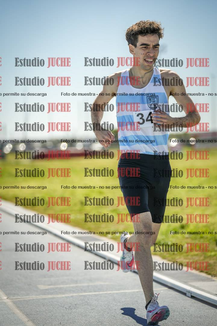 Fotos de los 800 m llanos de varones