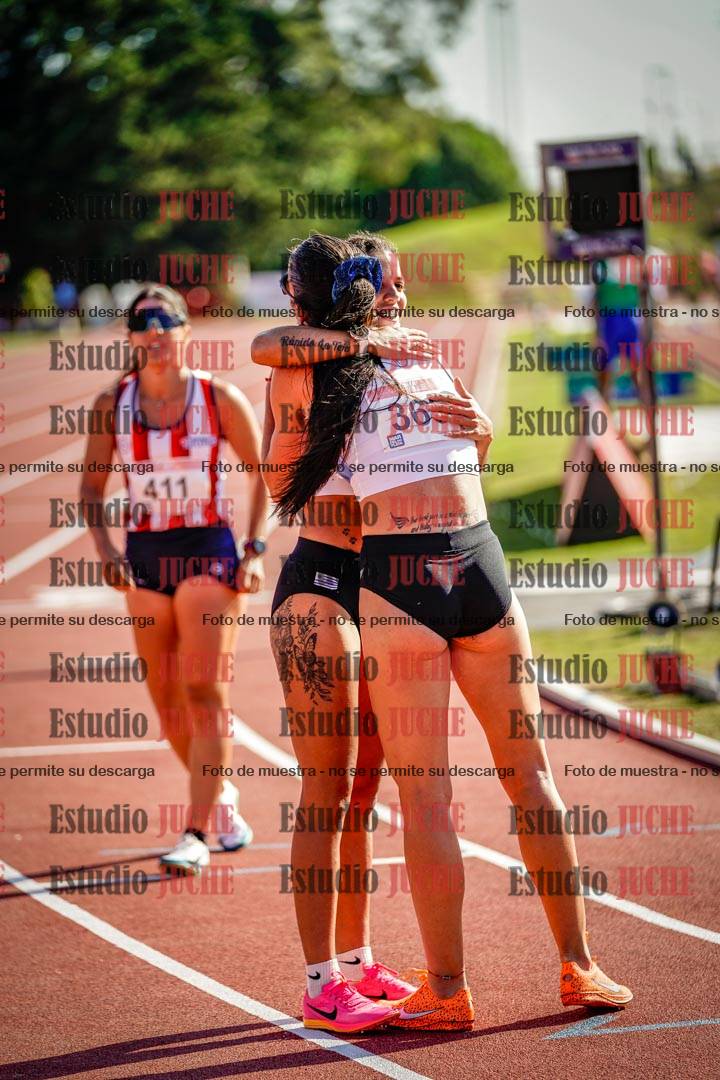 Fotos de algunos extras y podios del día 1