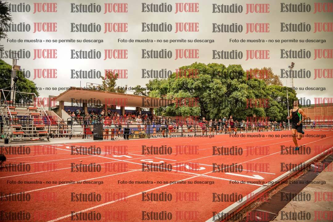 Fotos de los 400 m con vallas de varones