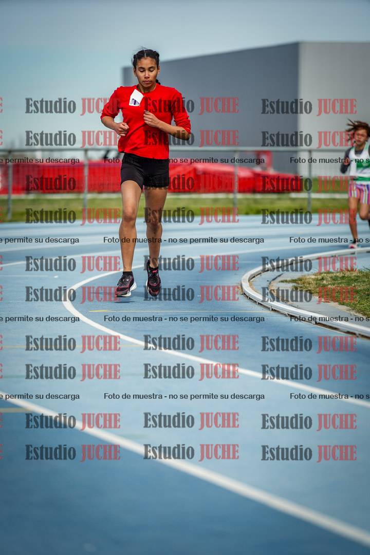 Fotos de los 800 m llanos de mujeres - U14