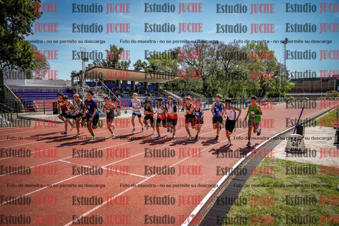 Fotos de los 2400 m llanos de varones