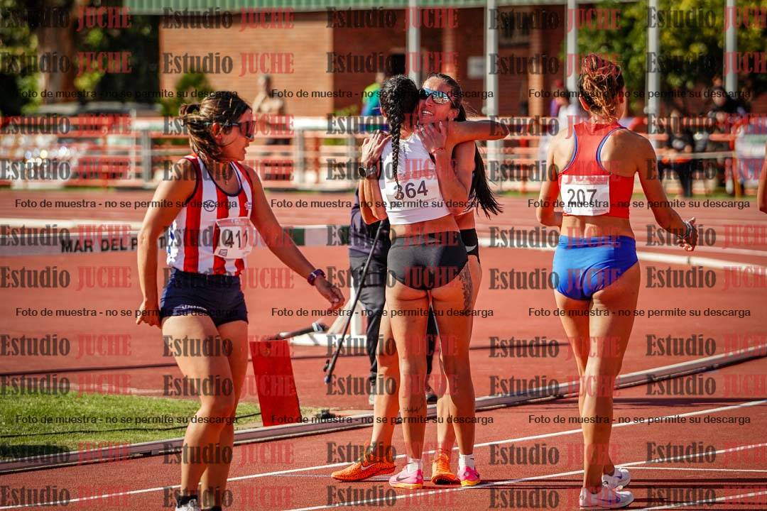 Fotos de algunos extras y podios del día 1