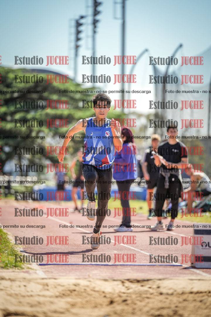 Fotos del salto en largo de varones