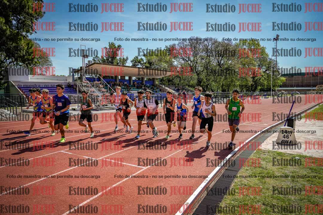 Fotos de los 2400 m llanos de varones