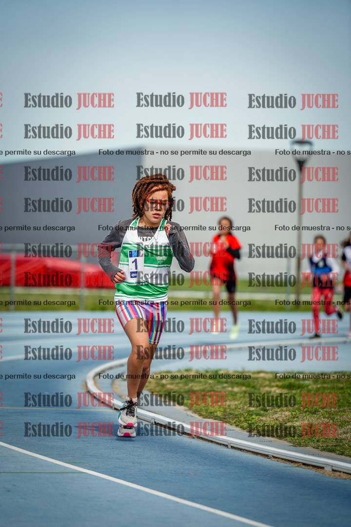 Fotos de los 800 m llanos de mujeres - U14