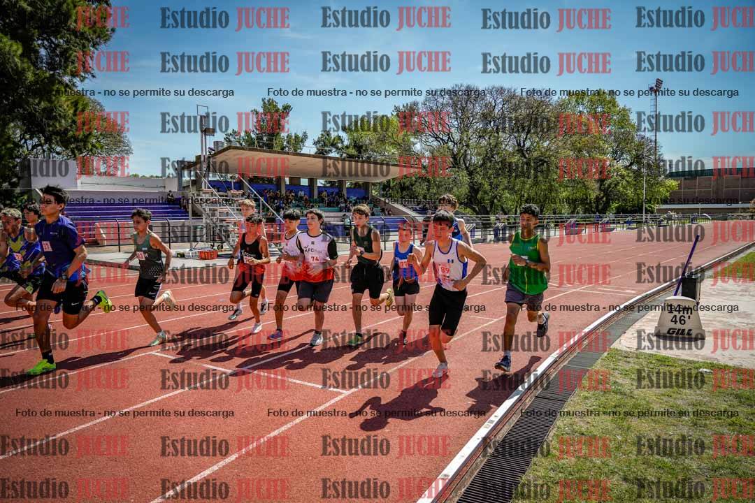 Fotos de los 2400 m llanos de varones