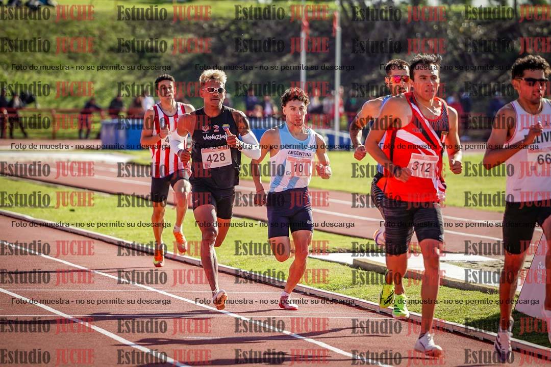 Fotos de los 800 m llanos de varones