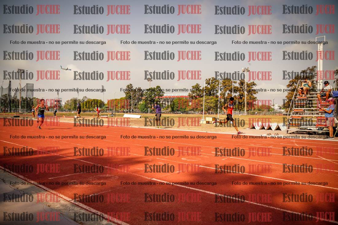 Fotos de los 400 m llanos de varones