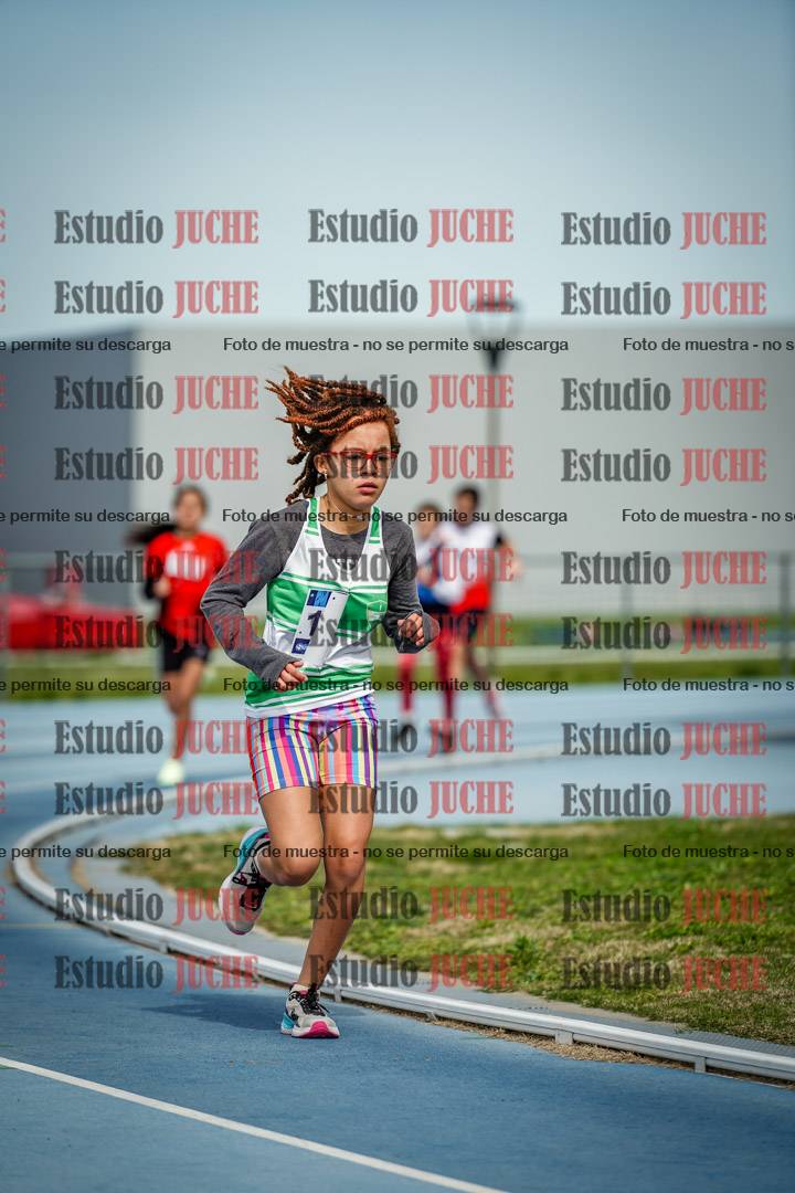 Fotos de los 800 m llanos de mujeres - U14
