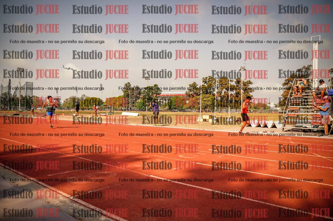 Fotos de los 400 m llanos de varones