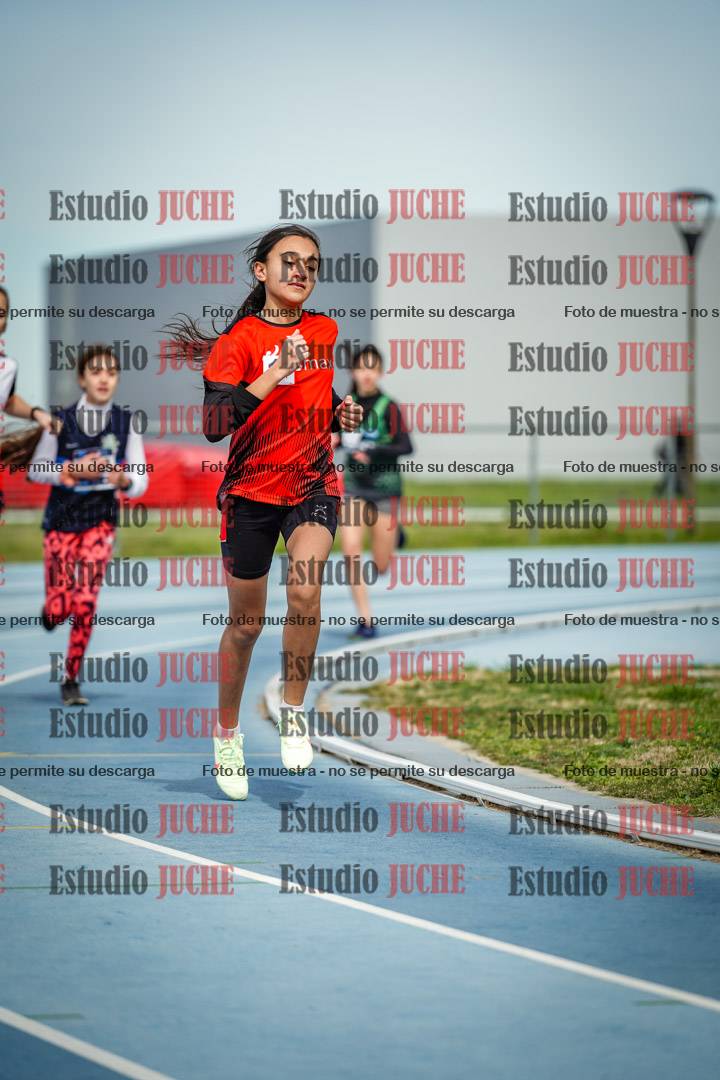 Fotos de los 800 m llanos de mujeres - U14