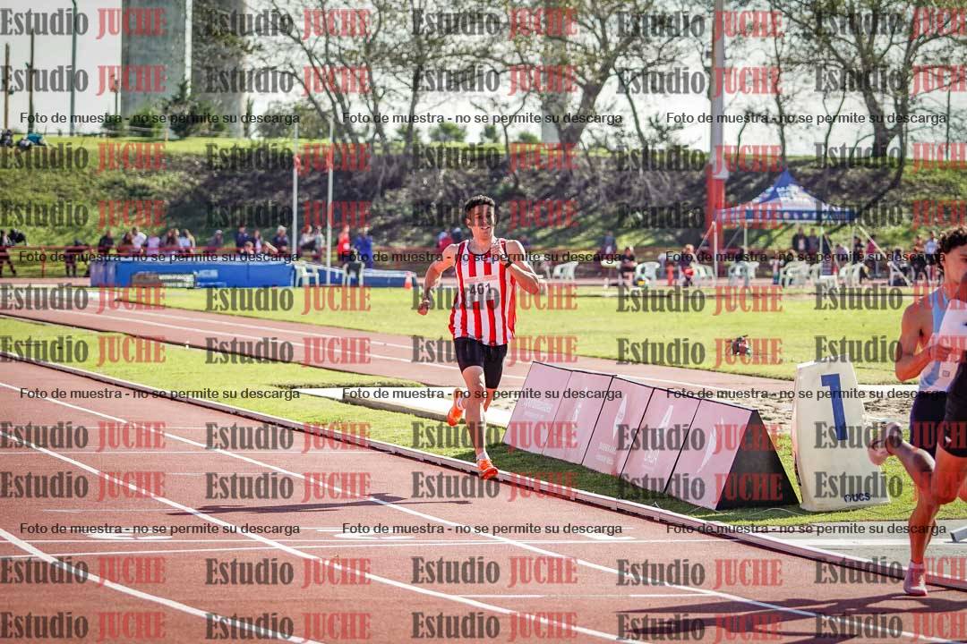 Fotos de los 800 m llanos de varones