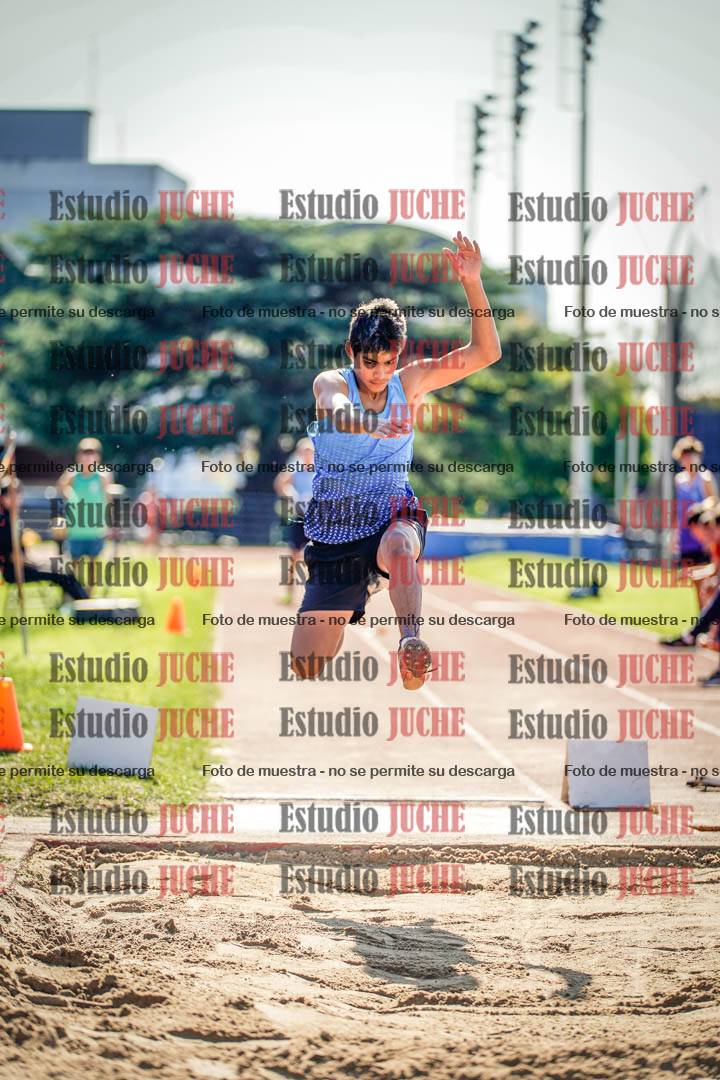 Fotos del salto en largo de varones