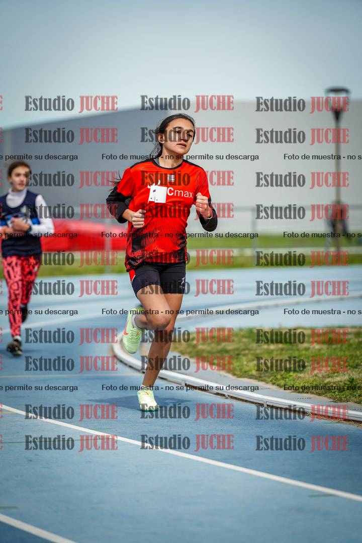 Fotos de los 800 m llanos de mujeres - U14