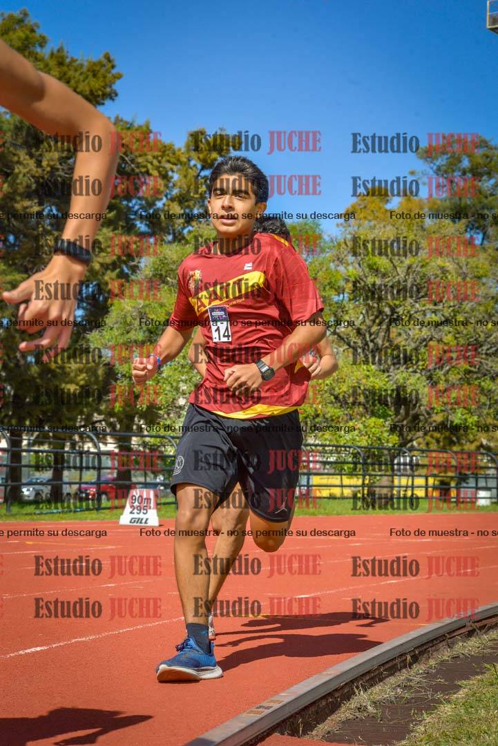 Fotos de los 600 m llanos de varones