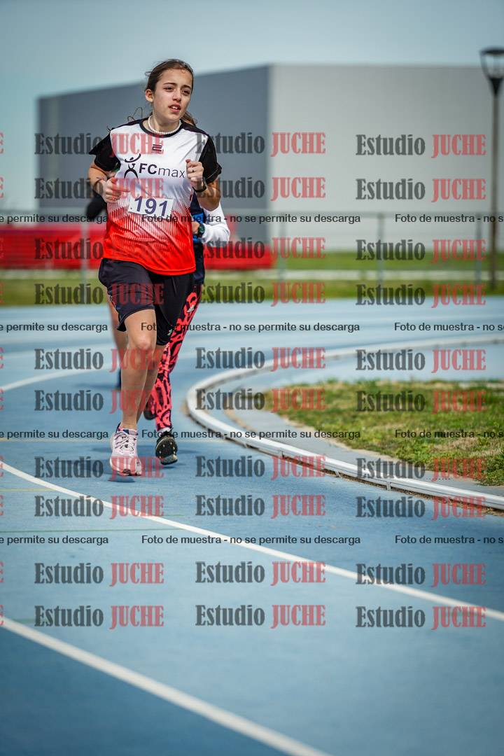 Fotos de los 800 m llanos de mujeres - U14