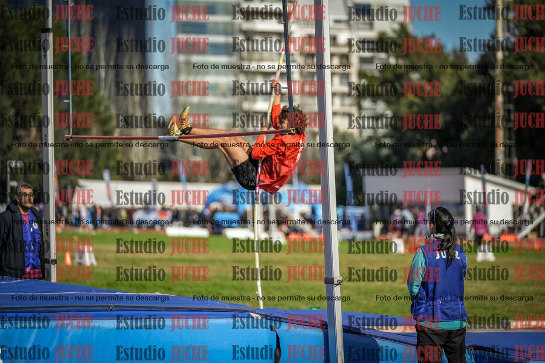 Fotos del salto con garrocha de varones - decatlón 8
