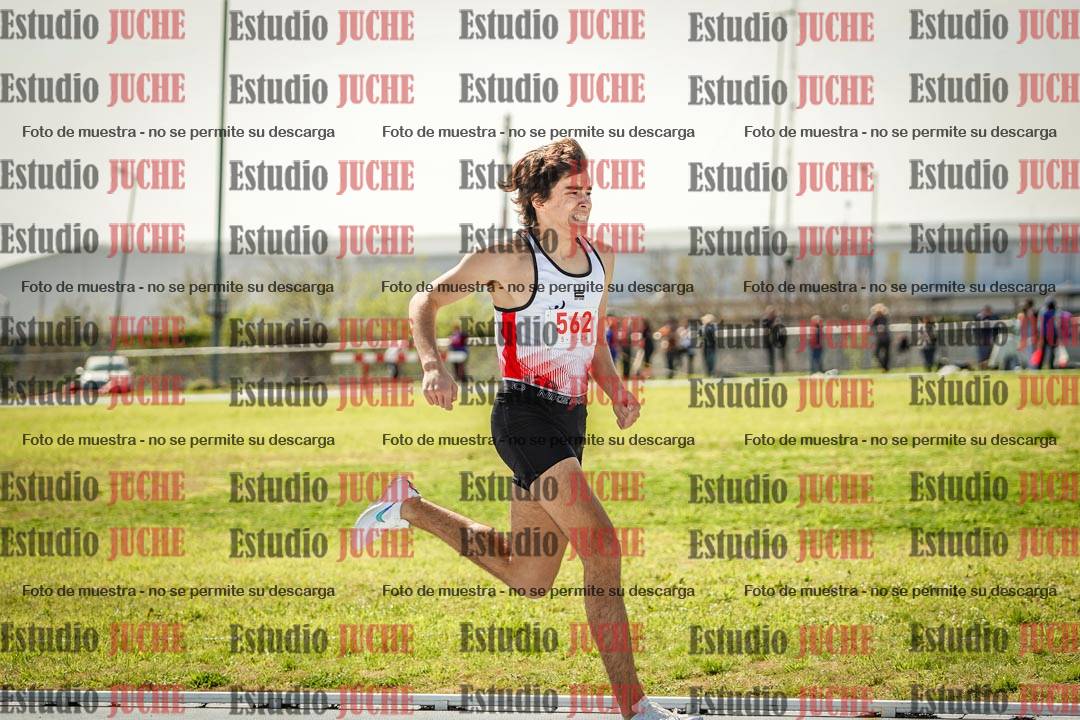 Fotos de los 800 m llanos de varones