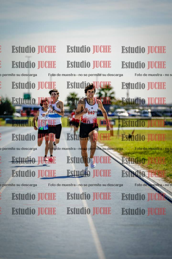 Fotos de los 800 m llanos de varones