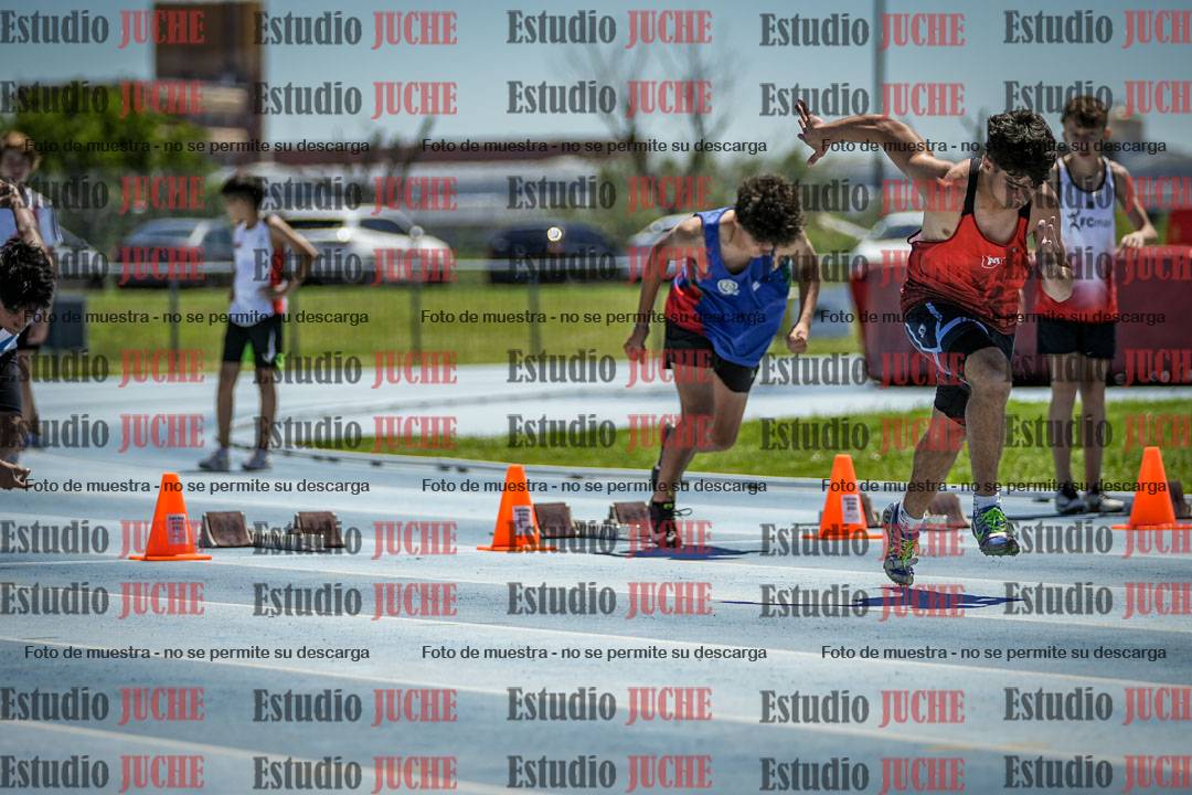 Fotos de los 80 m llanos de varones