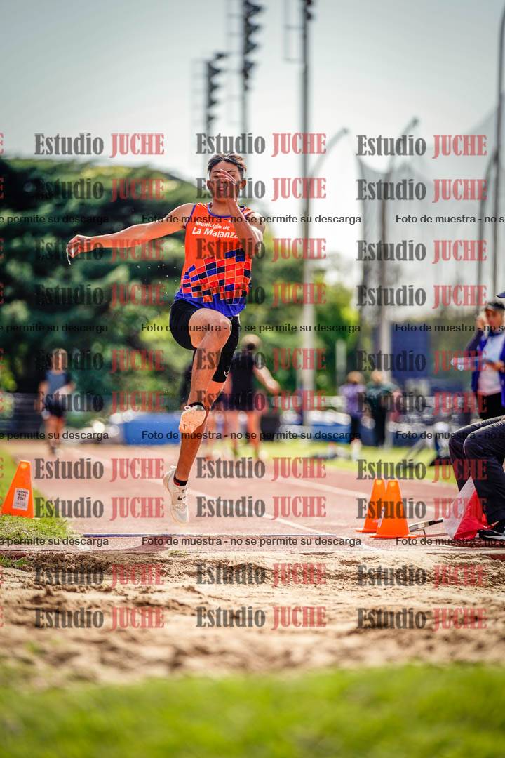 Fotos del salto en largo de varones