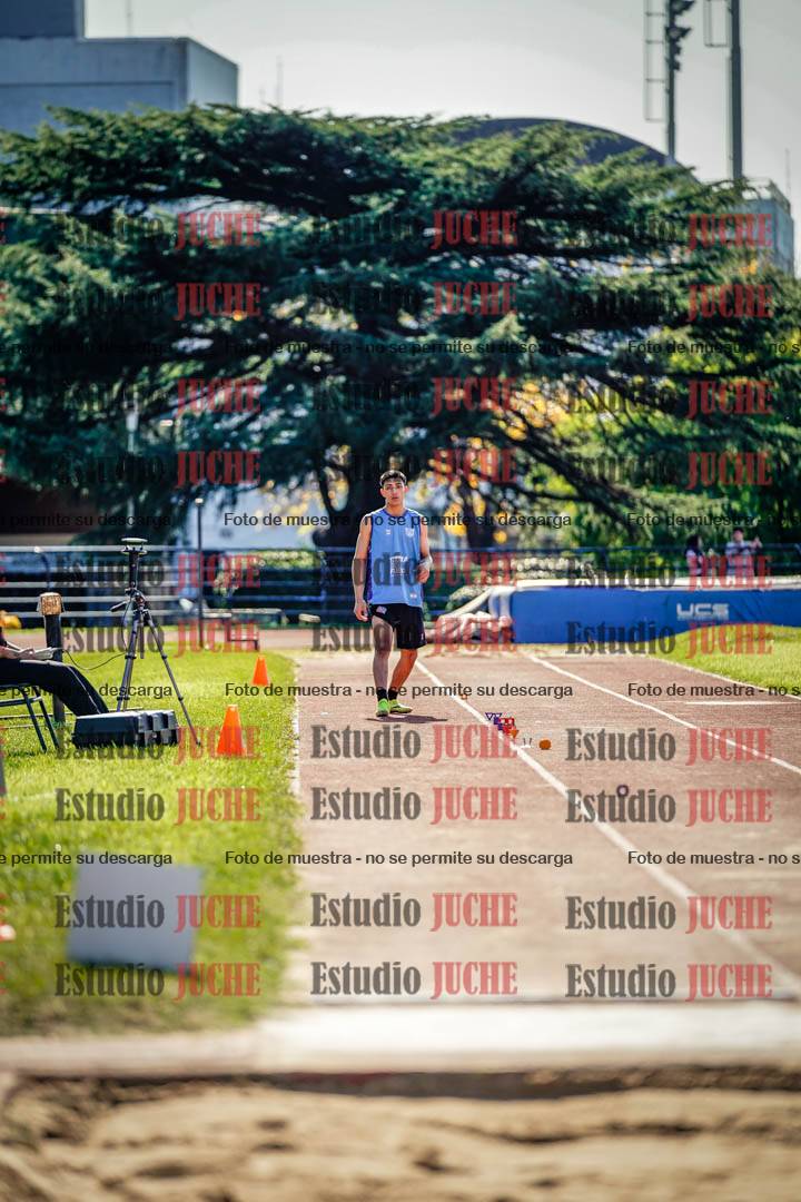 Fotos del salto en largo de varones
