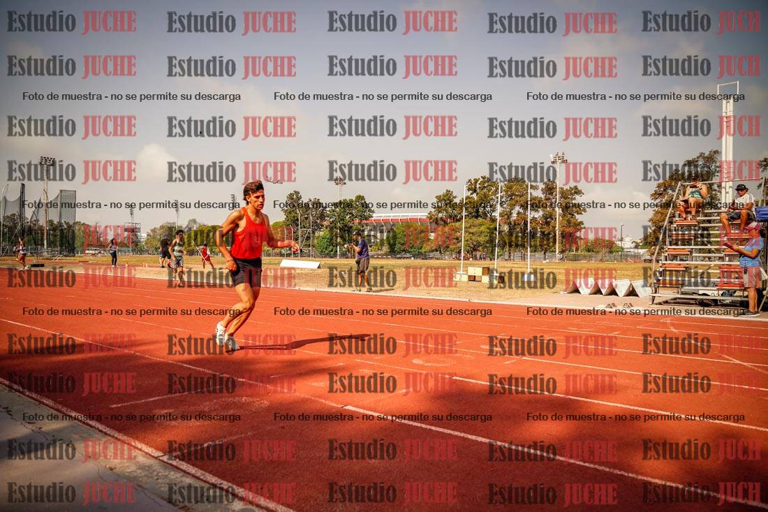Fotos de los 400 m llanos de varones