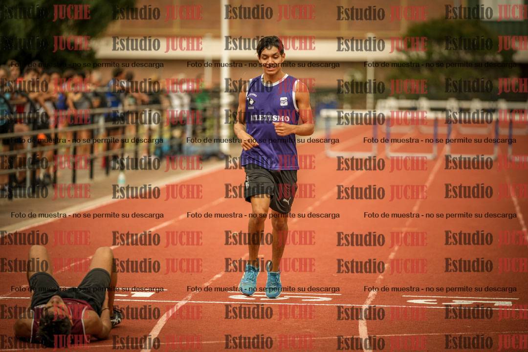 Fotos de los 400 m con vallas de varones