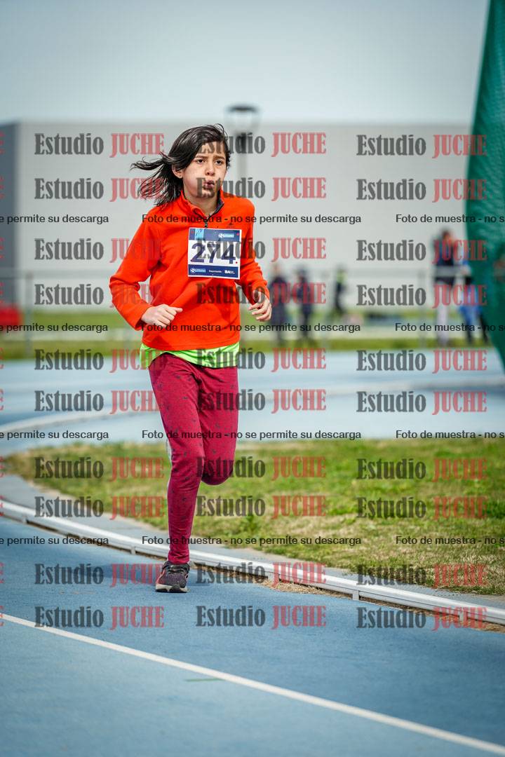 Fotos de los 800 m llanos de mujeres - U14