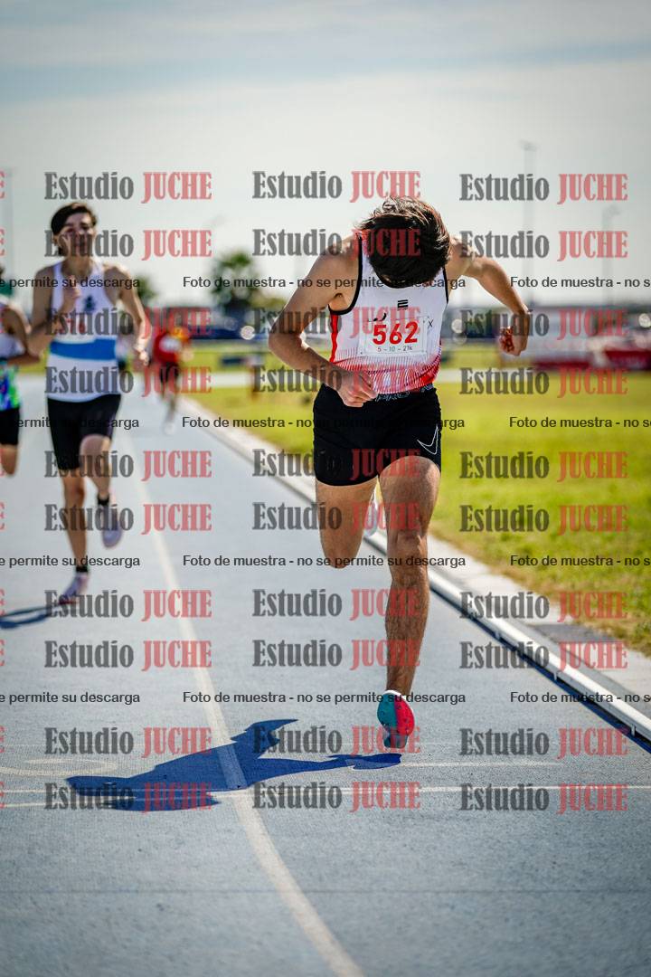 Fotos de los 800 m llanos de varones
