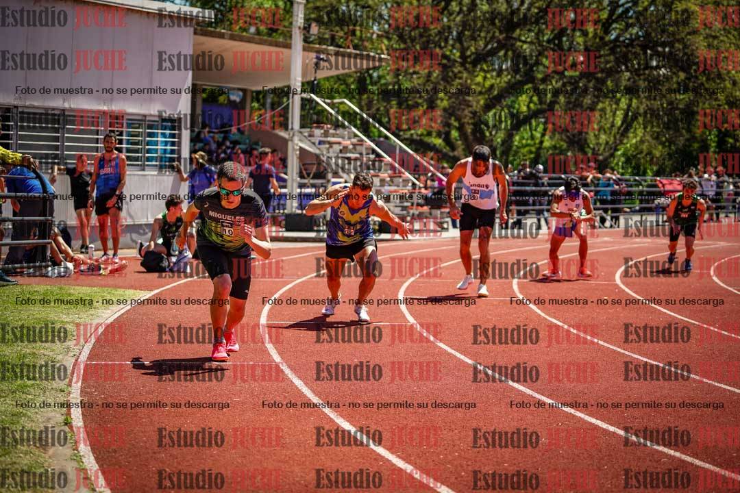 Fotos de los 800 m llanos de varones