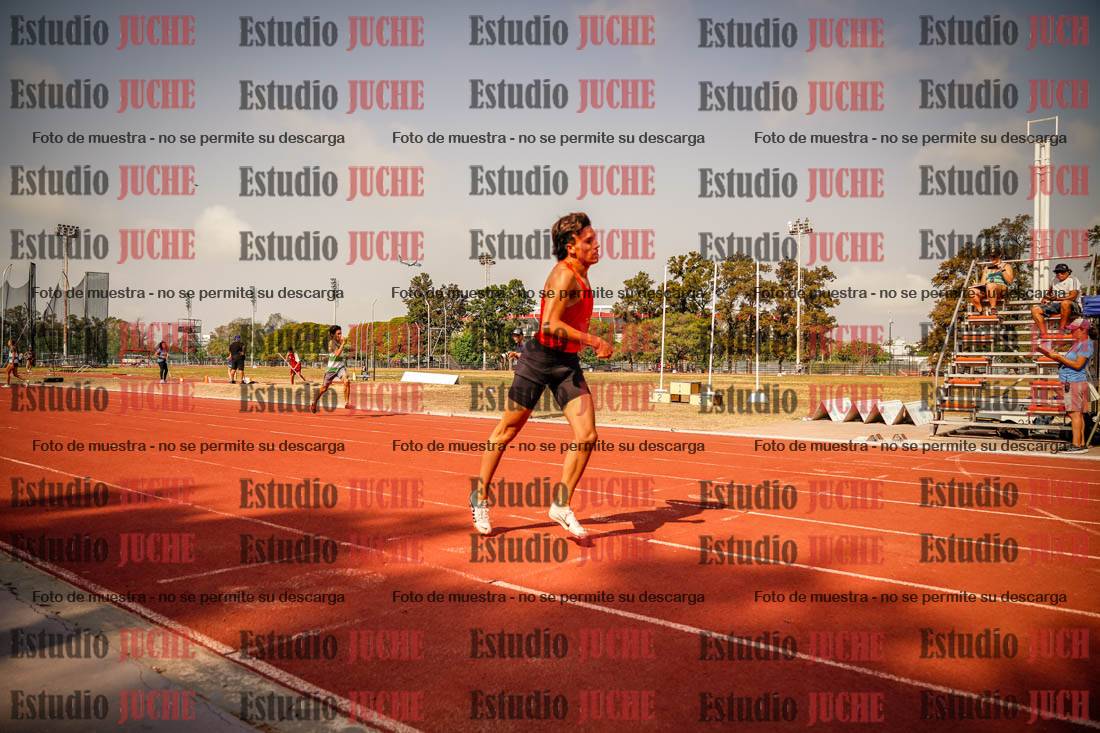 Fotos de los 400 m llanos de varones