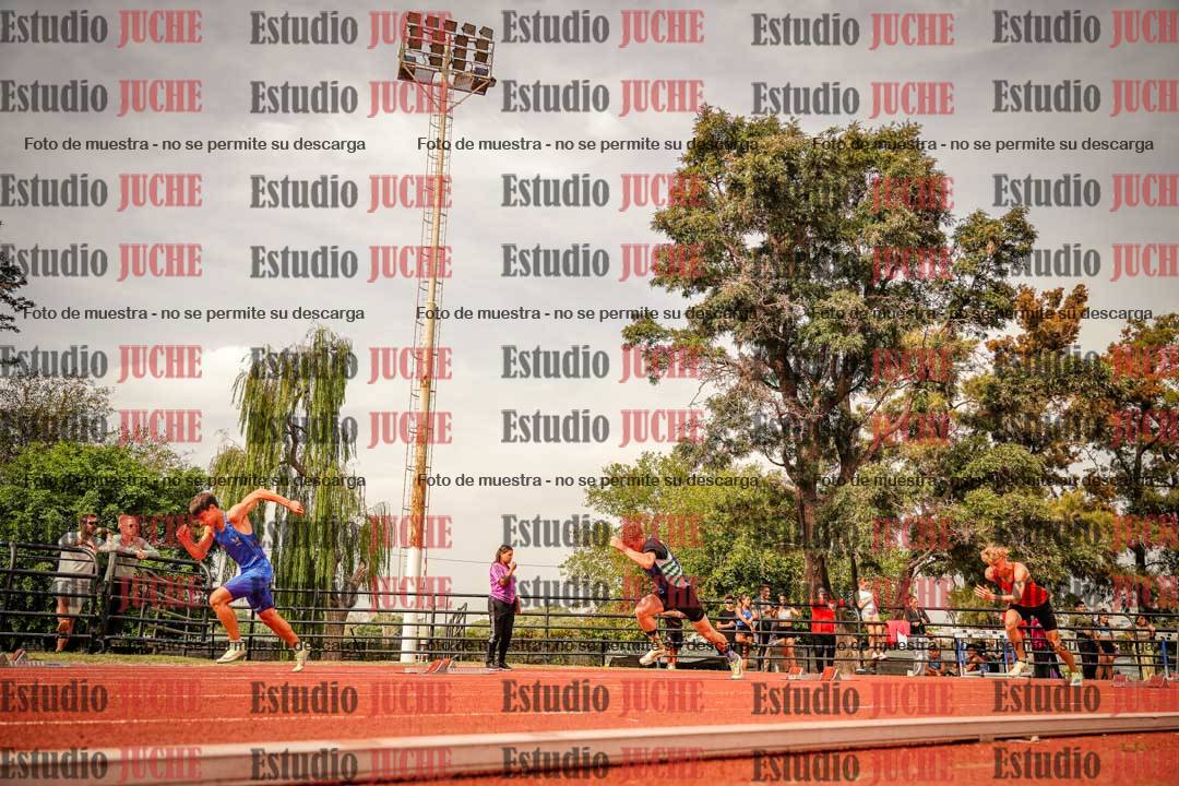 Fotos de los 200 m llanos de varones