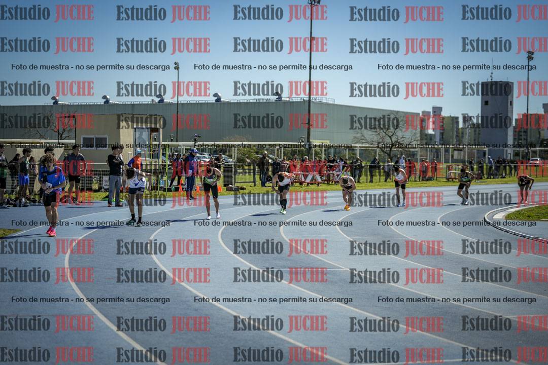 Fotos de los 800 m llanos de varones