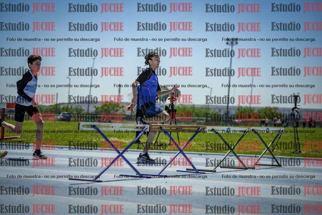 Fotos de los 60 m con vallas de varones